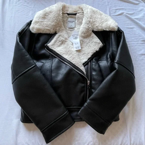 Abercrombie and Fitch leather jacket 🖤 - Picture 2 of 7